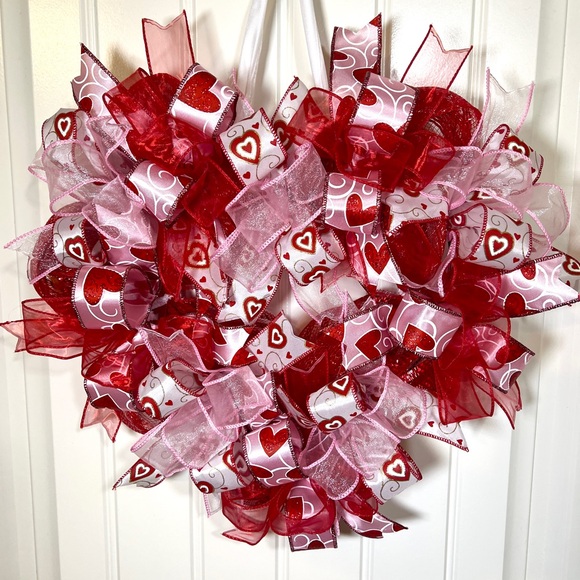 Handmade 17” Valentine’s Day Ribbon Wreath Hearts in Red & Pink w3 - Picture 4 of 6